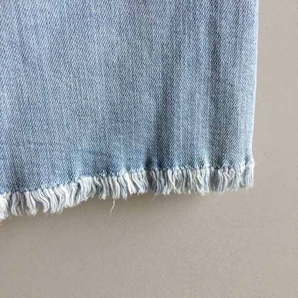 NWT Wild Fable light wash distressed jean mini skirt - Picture 2 of 9